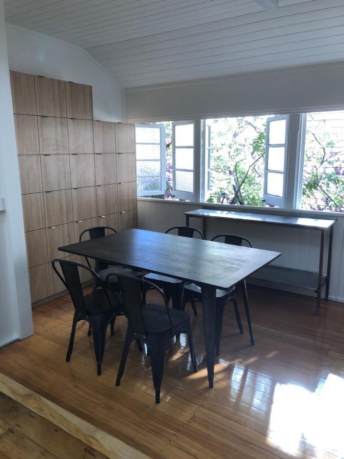 Bluetongue Backpackers Hostel Brisbane Bagian luar foto